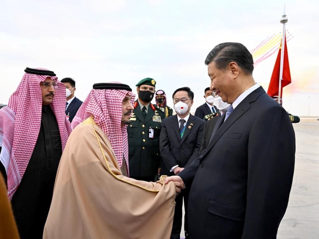 قمة مصرية صينية بالرياض..السيسى يلتقي شي جين بينج رئيس جمهورية الصين الشعبية صور الصبين مثل الأهرامات ( إنفوجراف )