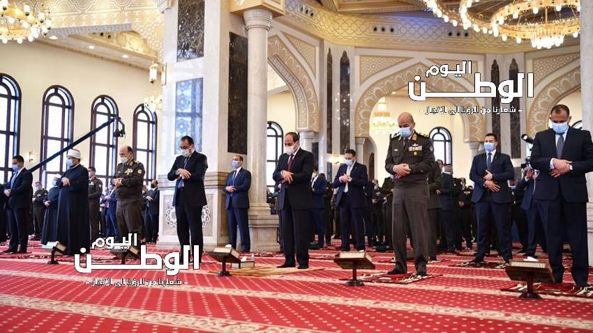 الرئيس المصري عبد الفتاح السيسي يؤدي صلاة الجمعة بمسجد المشير طنطاوي 