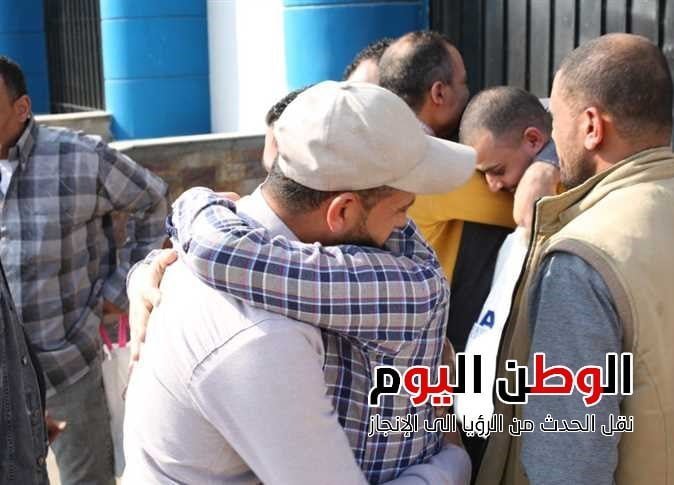 عاجل : عفو من رئاسي لـ 30 من المحبوسين والأهالي أمام أبواب السجن - شكرا للرئيس