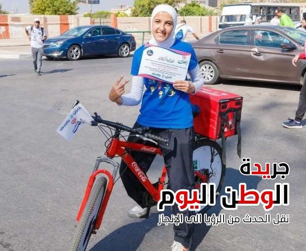 مريم طالبة الحقوق لـ" جريدة الوطن اليوم سعيدة بعملي في توصيل الطلبات بالدراجة
