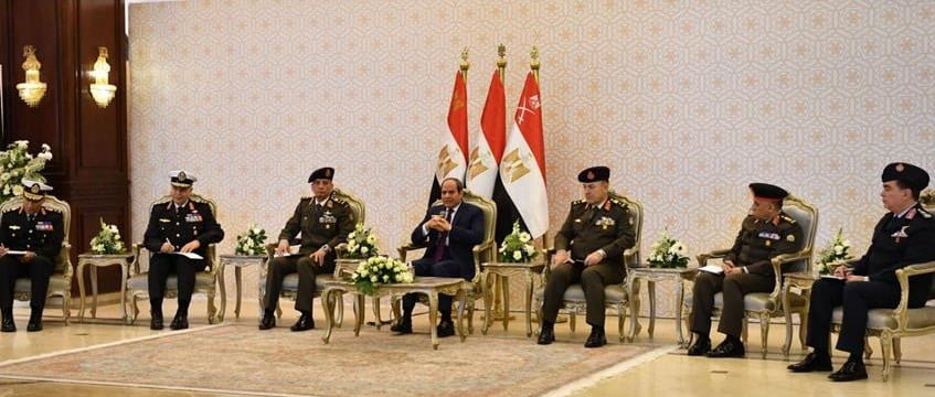 السيسى يؤدي صلاة الجمعة بمسجد المشير طنطاوي يلتقي بقادة القوات المسلحة بمناسبة انتصارات العاشر من رمضان الرئيس السيسى يؤدي صلاة الجمعة بمسجد المشير طنطاوي ويلتقي بقادة القوات المسلحة بمناسبة انتصارات العاشر من رمضان جريدة الوطن اليوم