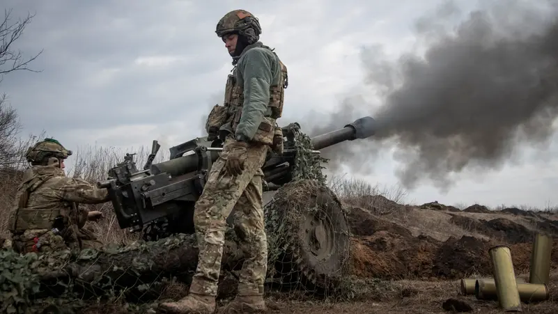 أخبار العالم اليوم : الرئيس زيلينسكي والقادة العسكريين يتفقان على مواصلة الدفاع عن باخموت