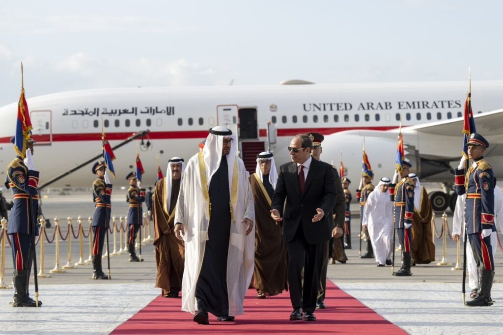 عاجل .. مراسم استقبال رسمية للشيخ محمد بن زايد رئيس الإمارات والرئيس السيسى يؤكد اعتزاز مصر حكومة وشعباً 