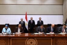 وقيع عقود لتحويل الأماكن التابعة لشركات الاتصالات الأربع العاملة في مصر