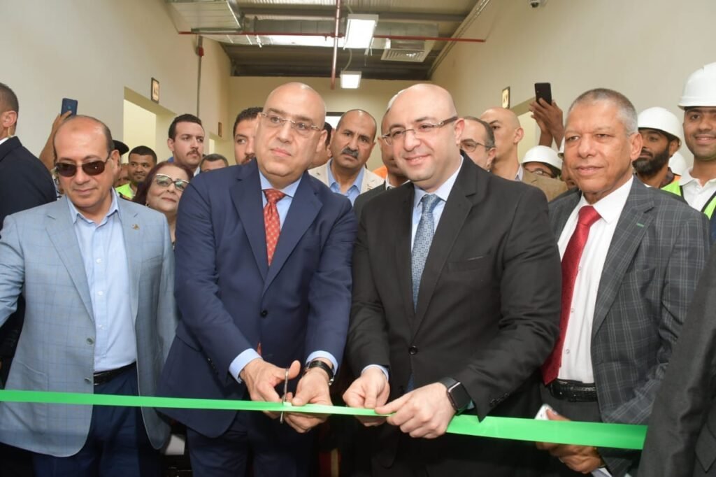 عاصم الجزار وزير الإسكان ومحافظ بنى سويف يفتتحان مشروع إعادة إنشاء معرض شباب مصر