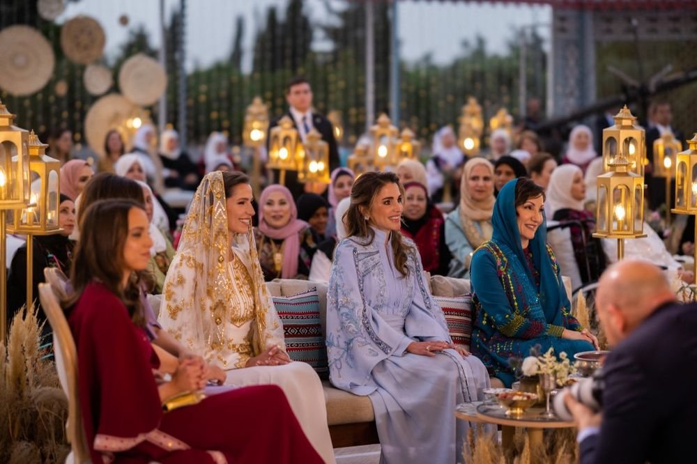 مراسم عقد قران وزفاف ولى عهد الأردن.. وحركة نشطة بمطار الملكة علياء تؤكد بدء وصول الوفود الرسمية