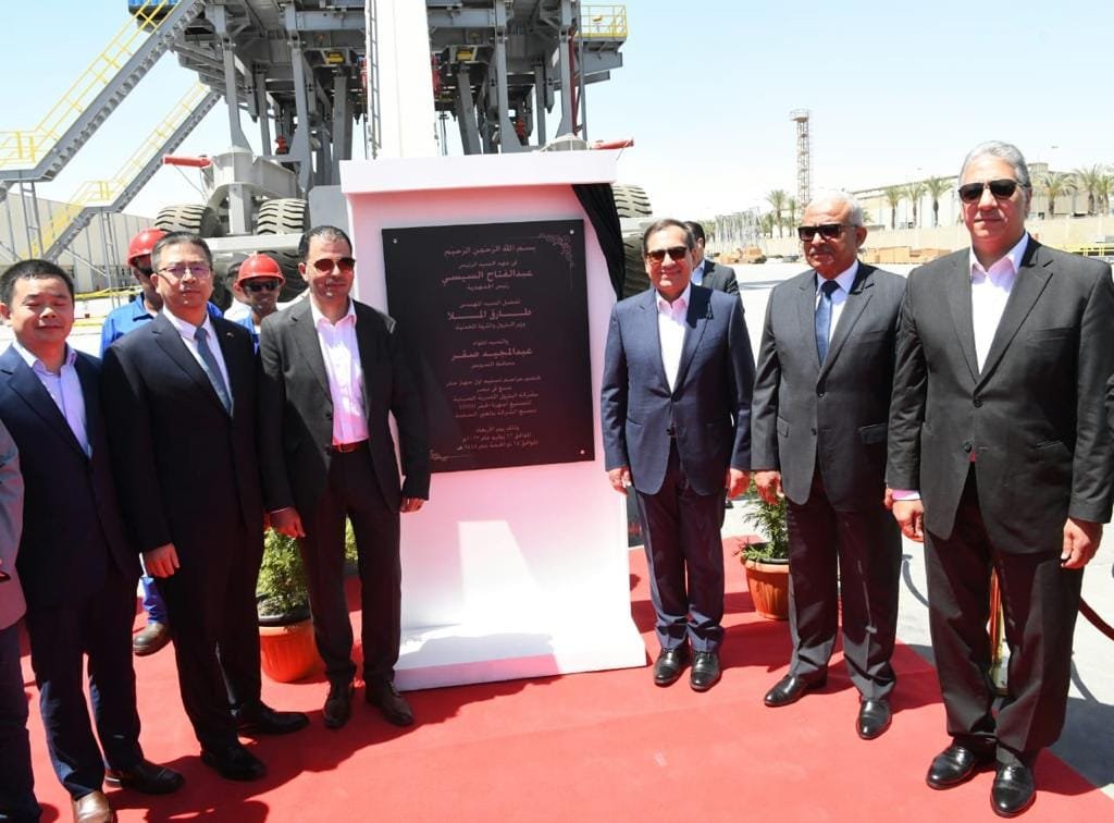 وزير البترول ومحافظ السويس يفتتحان مصنع الشركة المصرية الصينية لتصنيع اجهزة الحفر بالعين السخنة