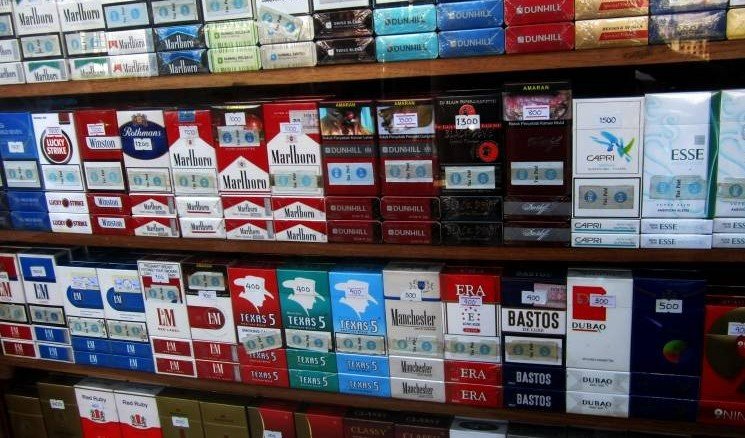 رئيس «شعبة الدخان» يكشف موعد طرح السجائر بالأسعار الجديدة بعد إيقاف بيعها 