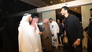 حافلة الأهلي تصل إلى السعودية استعدادا لمونديال الأندية بـ"تيفو" مميز 