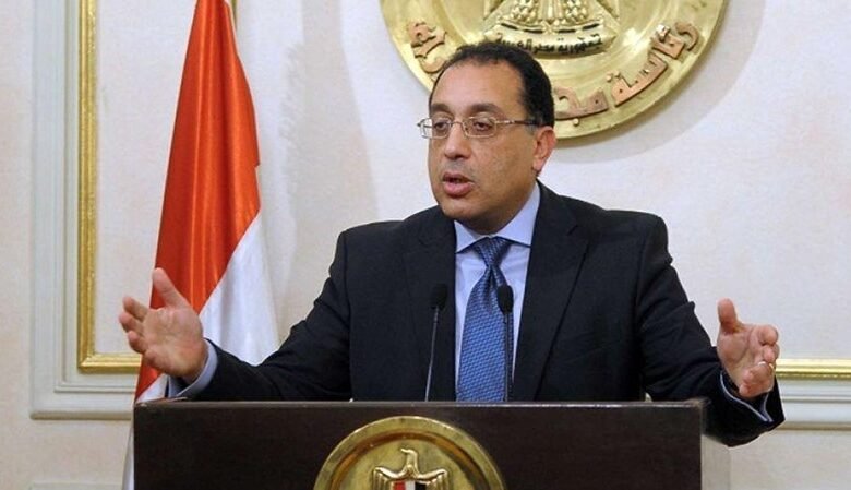 غرفة عمليات مجلس الوزراء ترصد الانتخابات الرئاسية وبمشاركة المحافظين عبر تقنية الفيديو كونفرانس.
