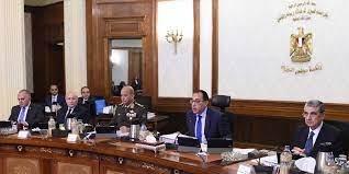 غرفة عمليات مجلس الوزراء ترصد الانتخابات الرئاسية وبمشاركة المحافظين عبر تقنية الفيديو كونفرانس.