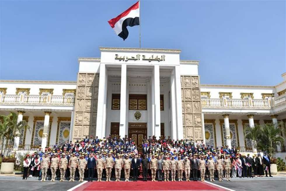 مباحث الأموال العامة تنجح في القبض علي احد الموظفين قام بالنصب على راغبي الالتحاق بالكليات العسكرية