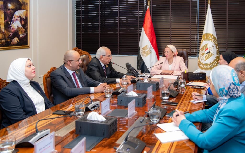 وزيرة البيئة تستقبل أعضاء لجنة الطاقة والبيئة والقوى العاملة بمجلس الشيوخ لمناقشة