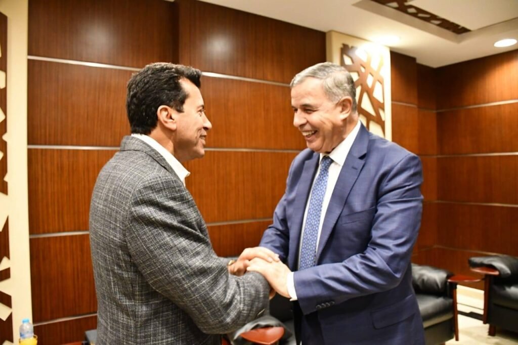 أشرف صبحي ومحافظ الاسكندرية يشهدان معن نهائي البطولة العربية للسلة للأندية رجال