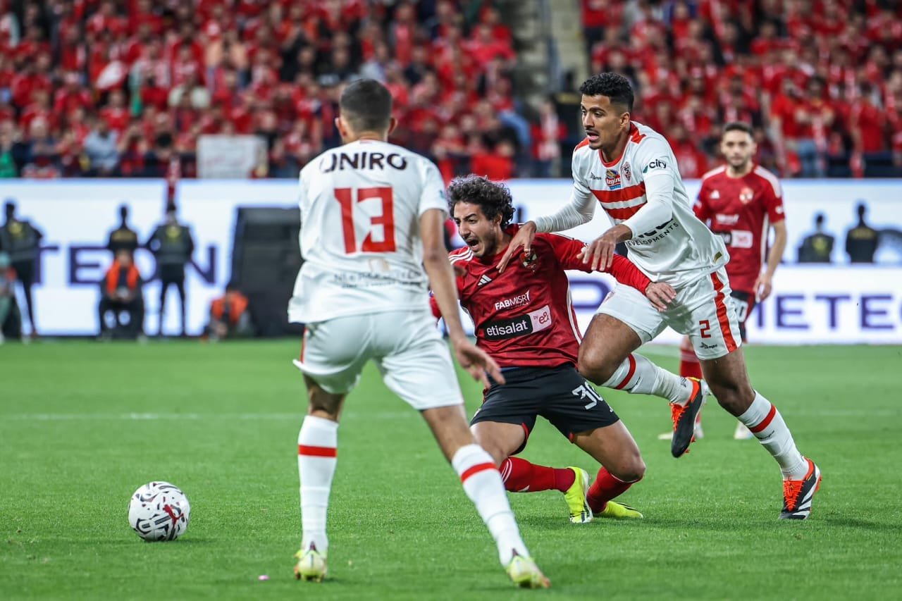 موعد مباراة الكبار الاهلي ضد الزمالك في مواجهة ثأرية لقمة الدوري الممتاز والاحمر في الصدارة  