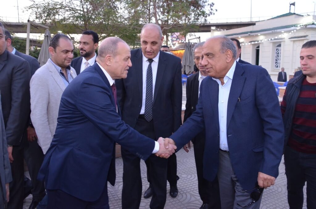 الدكتور محمود عصمت