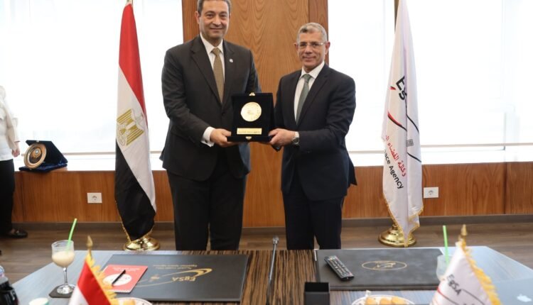 محافظ دمياط يبحث سبل التعاون التعليمي والتكنولوجي خلال زيارته لوكالة الفضاء المصرية 