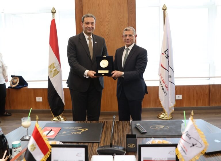 محافظ دمياط يبحث سبل التعاون التعليمي والتكنولوجي خلال زيارته لوكالة الفضاء المصرية 