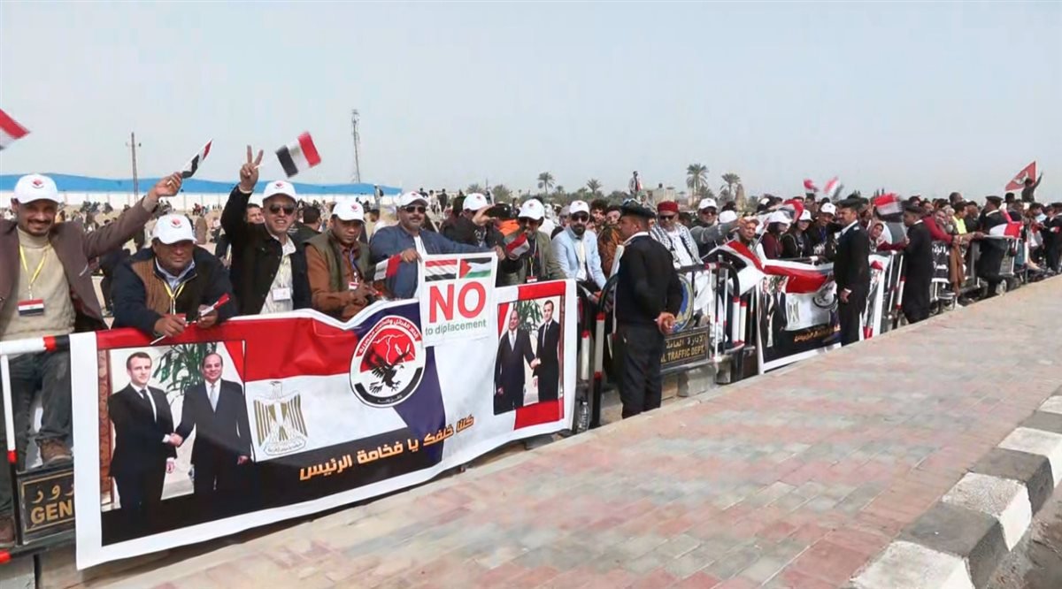 الرئيس السيسي بعد التفاف الظهير الشعبي امام معبر رفح بالعريش موقف مصر راسخ فى دعم الأشقاء الفلسطينيين