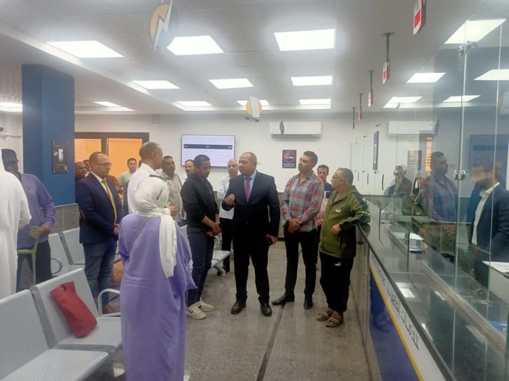 رئيس "القناة لتوزيع الكهرباء" يبحث مع محافظ شمال سيناء خطة شاملة لتنمية القطاع