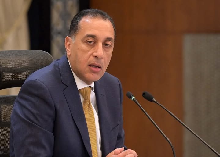 رئيس الوزراء يتابع حادث كسر خط غاز مدينة السادس من أكتوبر ويوجه بسرعة علاج المصابين.. وصرف التعويضات 