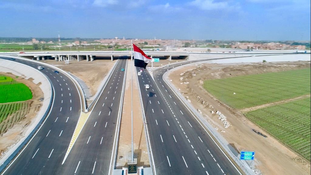 الرئيس السيسي يوجه بسرعة إنهاء تطوير الطريق الإقليمي وتعزيز الأمان