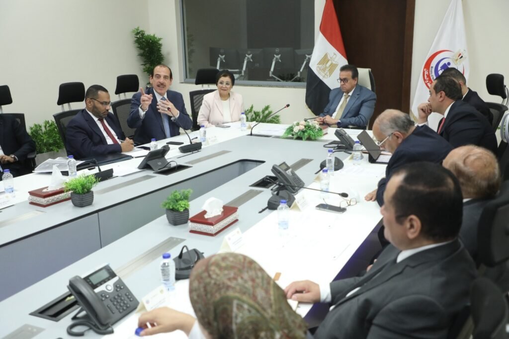 وزير الصحة يناقش خطة التأمين الطبي استعداداً لعيد الأضحى المبارك