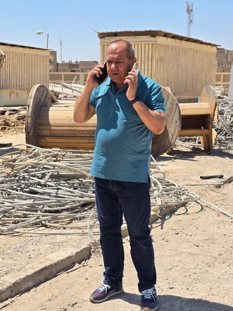 المهندس سامي أبو وردة يتفقد مدينة القصير لتعزيز كهرباء البحر الأحمر
