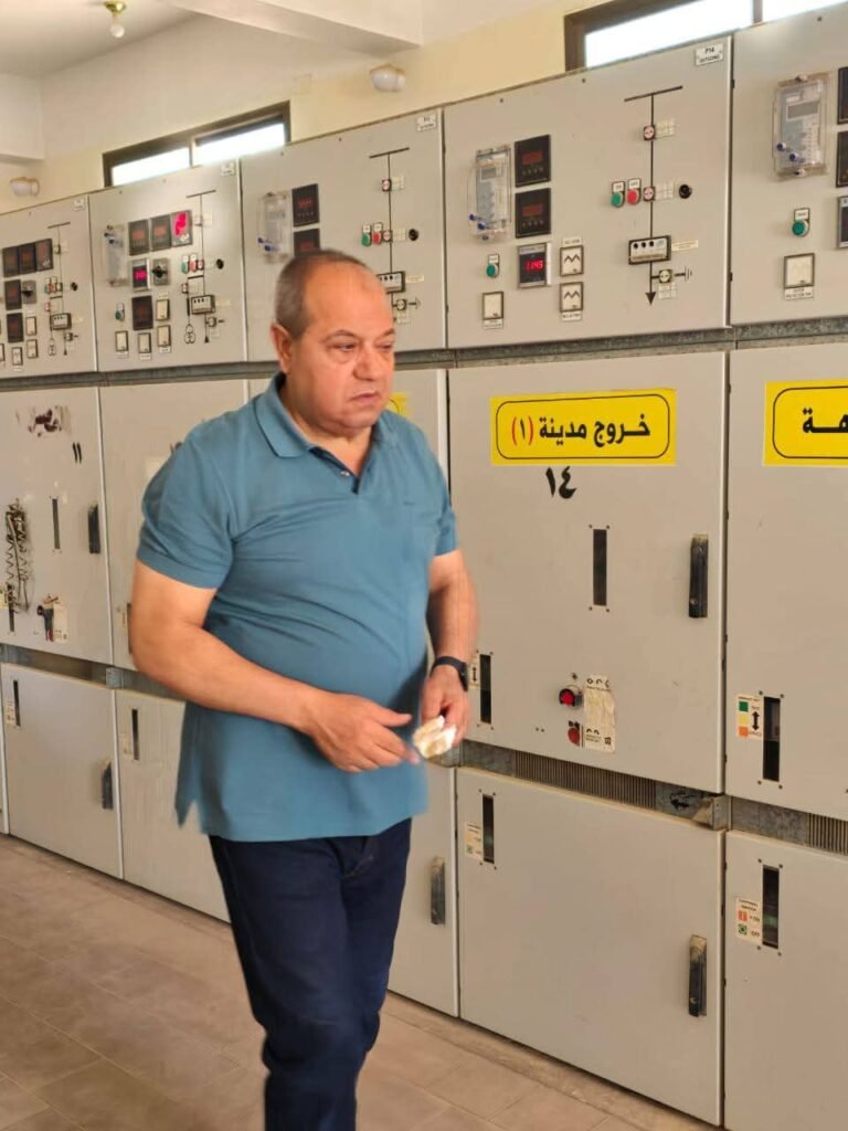 المهندس سامي أبو وردة يتفقد مدينة القصير لتعزيز كهرباء البحر الأحمر