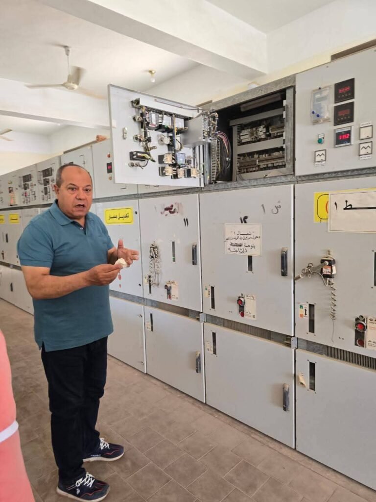 المهندس سامي أبو وردة يتفقد مدينة القصير لتعزيز كهرباء البحر الأحمر
