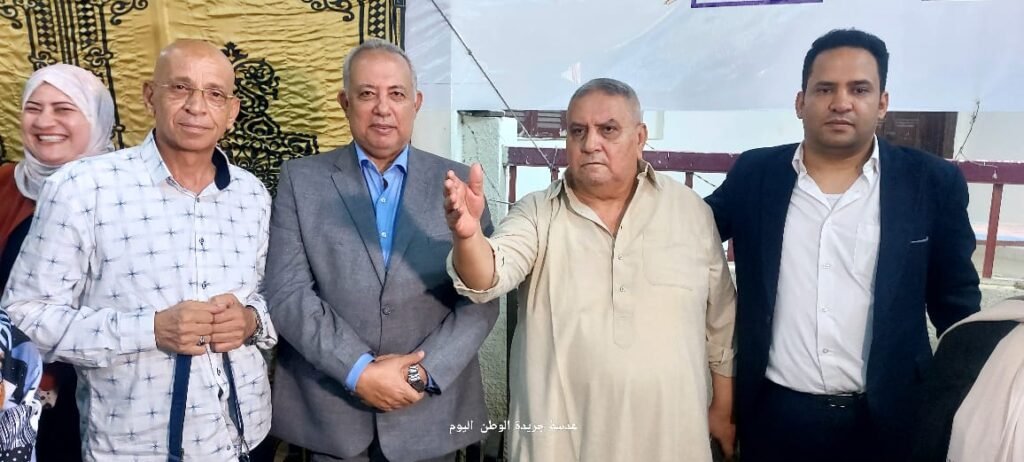 في مؤتمر جماهيري حاشد.. أهالي الصالحية القديمة يجددون الثقة في اللواء خالد سعيد لدعم الاستقرار والتنمية