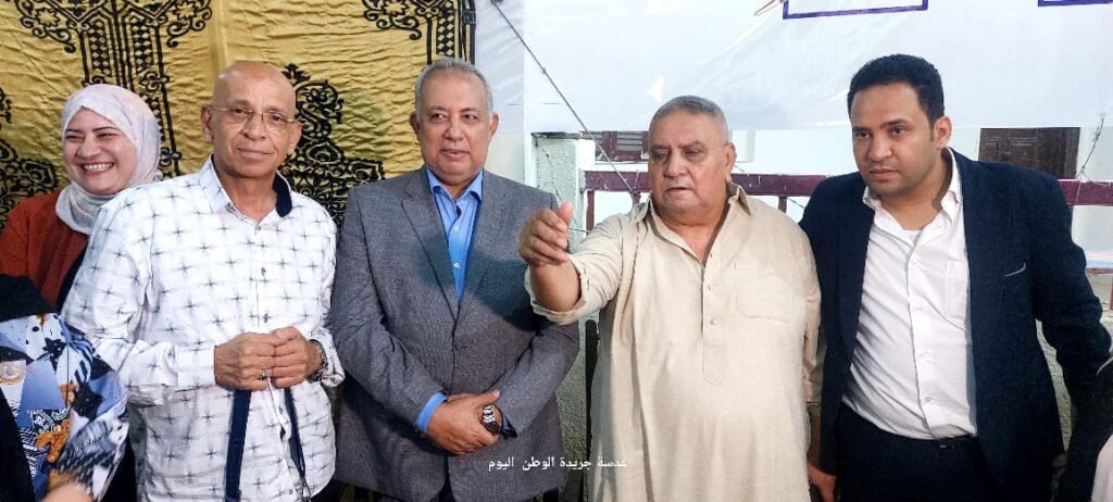في مؤتمر جماهيري حاشد.. أهالي الصالحية القديمة يجددون الثقة في اللواء خالد سعيد لدعم الاستقرار والتنمية