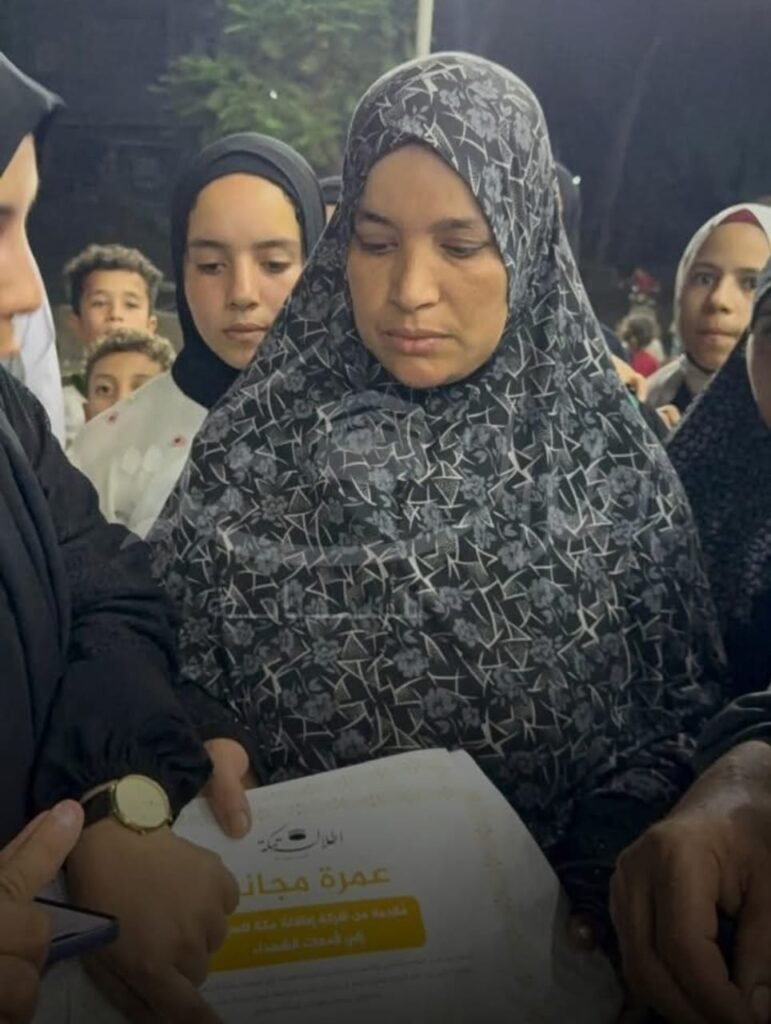 رجل أعمال يهدي أمهات شهيدات كفر السنابسة رحلة عمرة مجانية تكريماً لهن