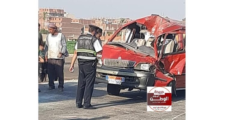 تصادم تريلا وميكروباص بالشرقية يصيب 9 ويعطل الطريق الإقليمي 