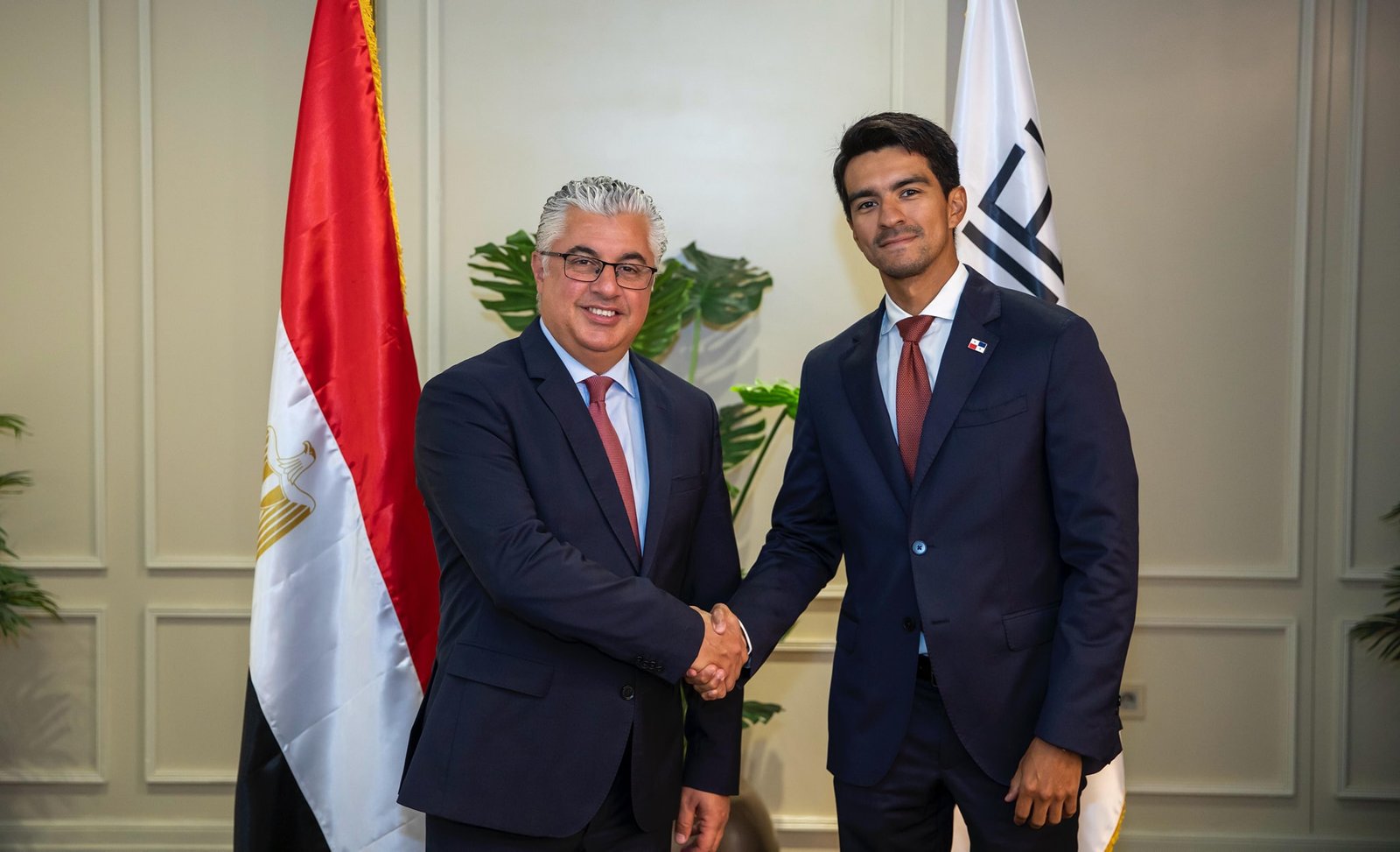 مباحثات مصرية بنمية لتعزيز التعاون في النقل والخدمات اللوجستية 