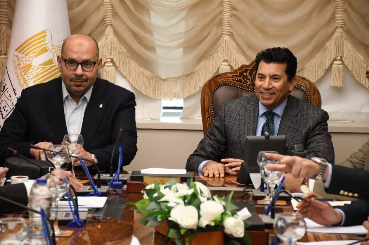 وزير الرياضة يشيد بتعديلات قانون الرياضة وجهود اللجنة الأولمبية المصرية 