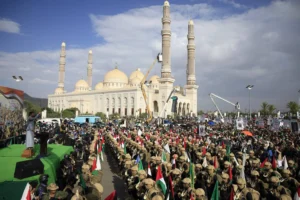 إسرائيل توجه أقسى ضربة للحوثيين بمقتل رئيس حكومتهم وعدد من وزرائه
