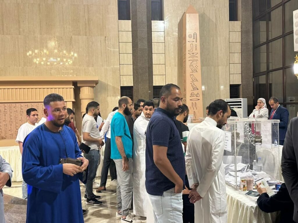 مشاركة حاشدة للمصريين بالخارج في انتخابات الشيوخ لعام 2025 بعواصم عربية وعالمية