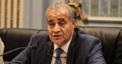 مصر تودع علي المصيلحي وزير التموين السابق في جنازة عسكرية مهيبة 