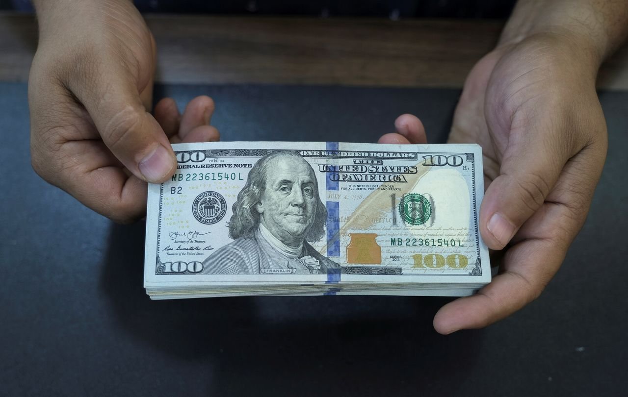 هبوط سعر الدولار والعملات العربية اليوم بالبنك الأهلي الإثنين 4 أغسطس 