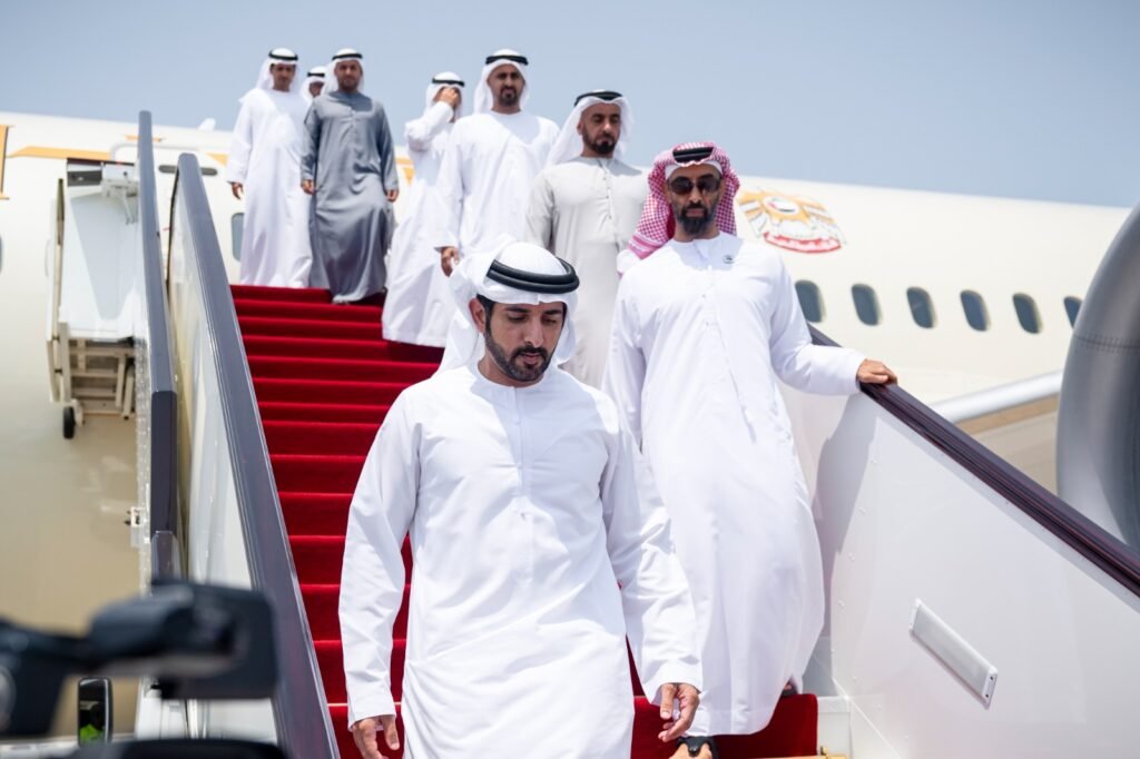 محمد بن زايد يؤكد تضامن الإمارات مع قطر ضد الاعتداء الإسرائيلي 