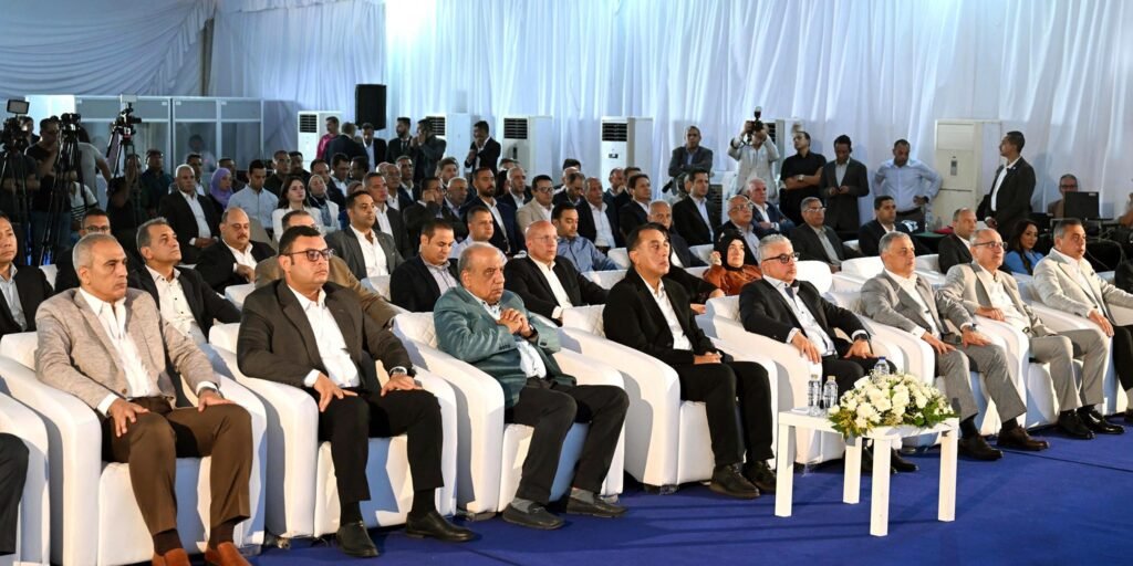 رئيس الوزراء يفتتح مشروعات تنموية وصناعية كبرى بالقنطرة غرب ويشيد بالاستثمارات 