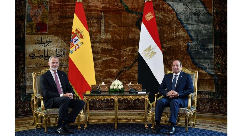 الرئيس السيسي يرحب بملك إسبانيا ويشيد بمواقف مدريد الداعمة للسلام والاعتراف بفلسطين 