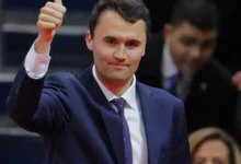 إقالة محلل سياسي أمريكي بعد تعليقاته المثيرة على مقتل كيرك 