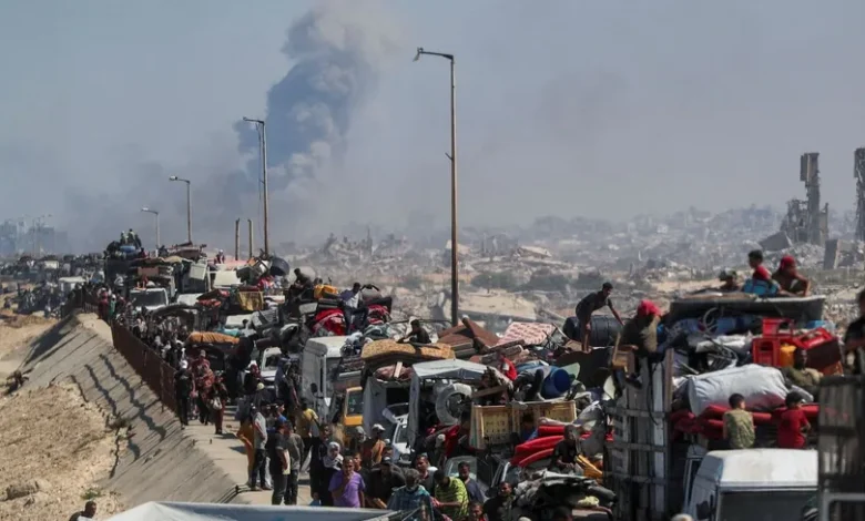 الاخبار الصادرة صباح اليوم علي راسها إسرائيل تكثف قصفها على مدينة غزة وموجة نزوح نحو جنوب القطاع