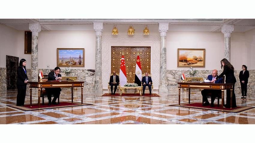 الرئيس السيسي وقرينته يستقبلان نظيره السنغافوري لتعزيز التعاون الثنائي 