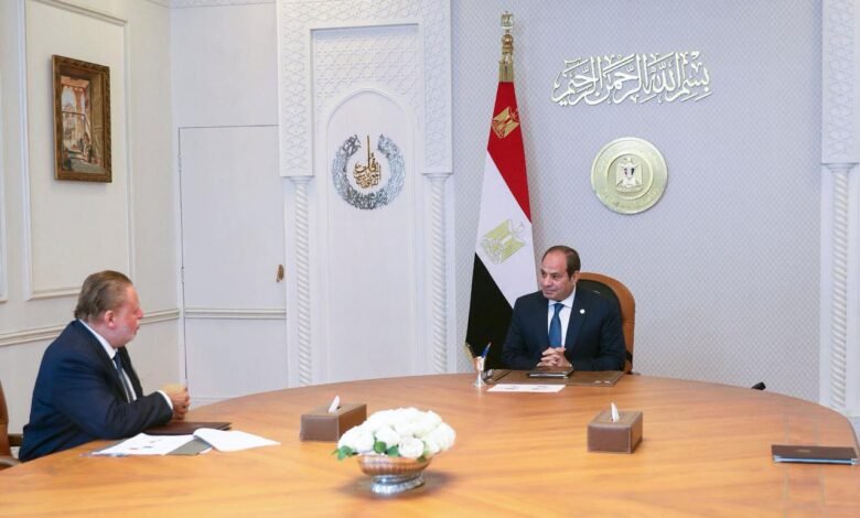 الرئيس السيسي يجتمع بمحافظ البنك المركزى ويوجه بخفض التضخم واستقرار الصرف 