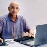 الكاتب الصحفي حسن النجار (4)