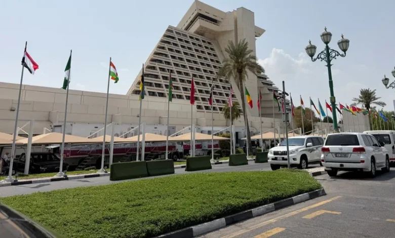 اهم الاخبار العربية والعالمية الصادرة صباح اليوم علي راسها وزراء ومسؤولون يصلون الدوحة