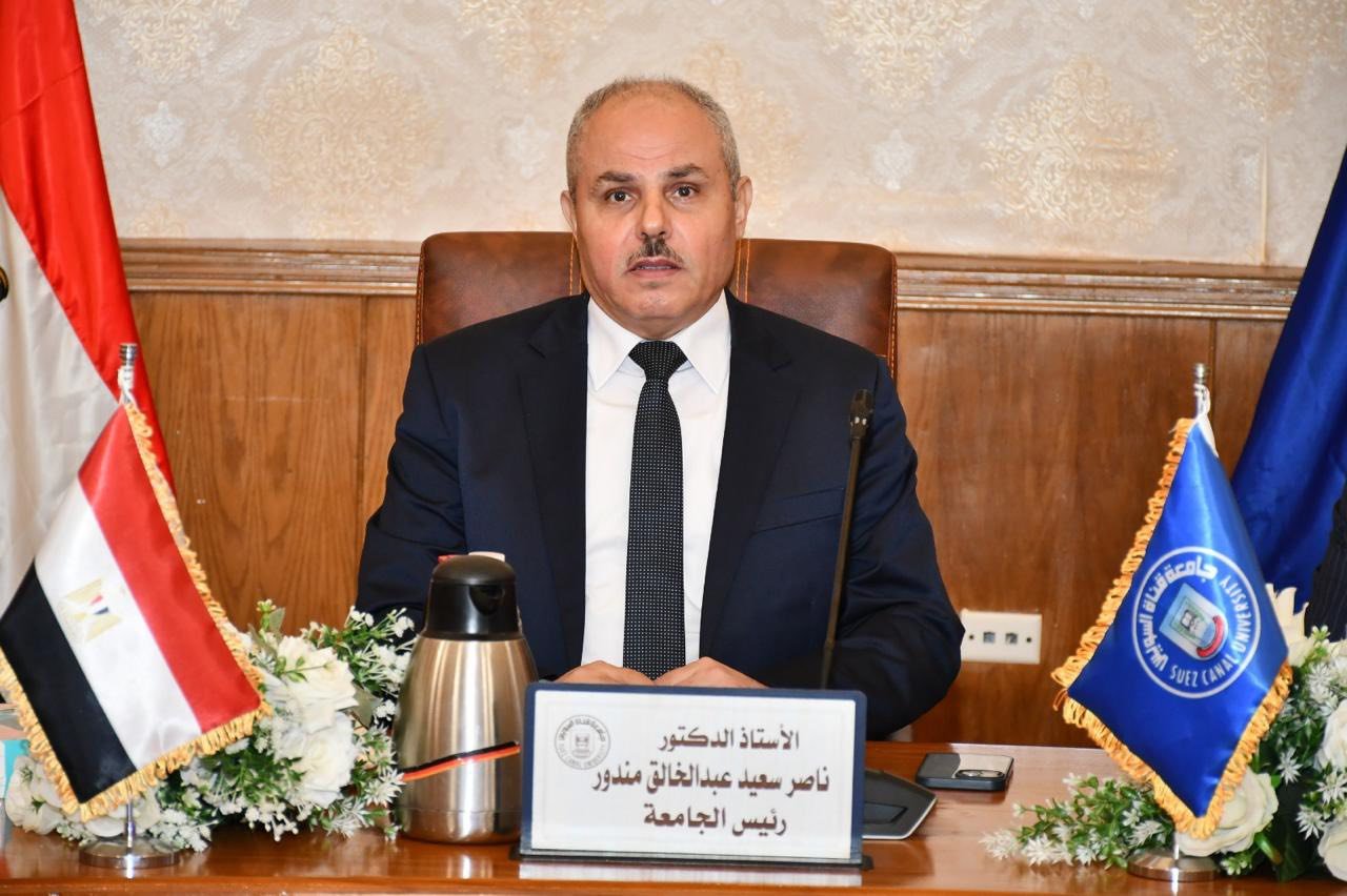 رئيس جامعة قناة السويس تتابع جاهزية وحدات الدعم الأكاديمي للعام الدراسي الجديد 